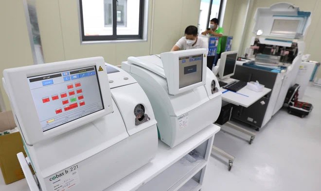 Cận cảnh trang thiết bị, máy móc hiện đại bên trong bệnh viện dã chiến điều trị Covid-19 lớn nhất Hà Nội