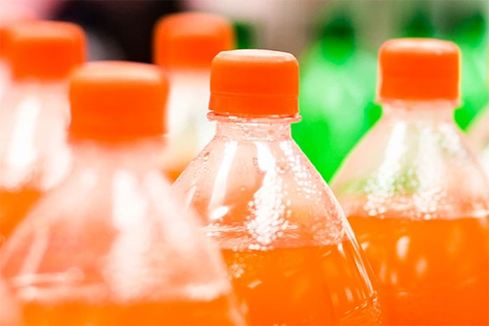 Cảnh giác nguy cơ bị nhiễm chất có hại này khi uống nước ngọt vị cam, quýt