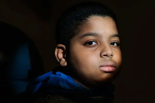 Cậu bé 11 tuổi bị điếc lần đầu tiên nghe được nhờ đột phá liệu pháp gene