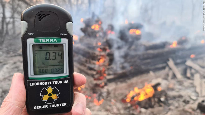Chernobyl cháy lớn, mức phóng xạ trong khu vực cao gấp 16 lần mức bình thường