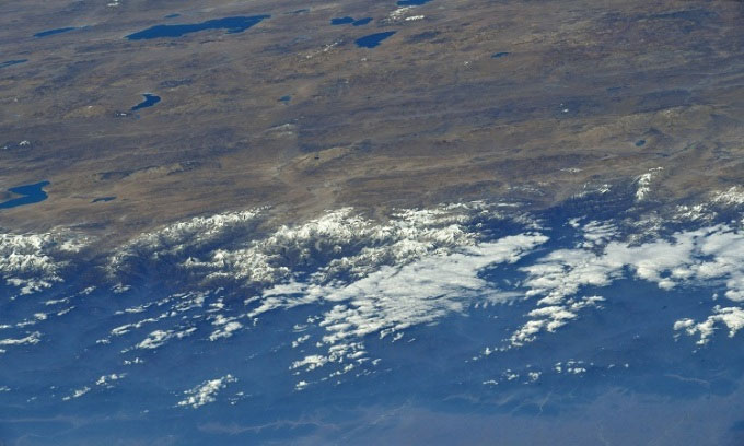 Chiêm ngưỡng đỉnh núi cao nhất trên Trái đất nhìn từ trạm ISS