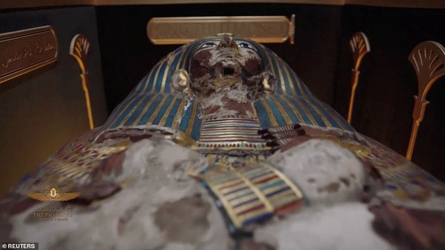 Choáng ngợp diễu hành xác ướp 3.000 tuổi của hoàng gia Ai Cập