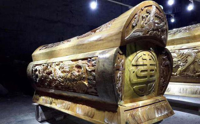 Chôn muộn vài năm, vì sao thi hài hoàng đế Trung Quốc vẫn nguyên vẹn?