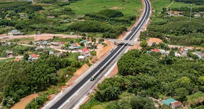 Chùm ảnh toàn cảnh cao tốc Vân Đồn - Móng Cái dài nhất Việt Nam nhìn từ trên cao