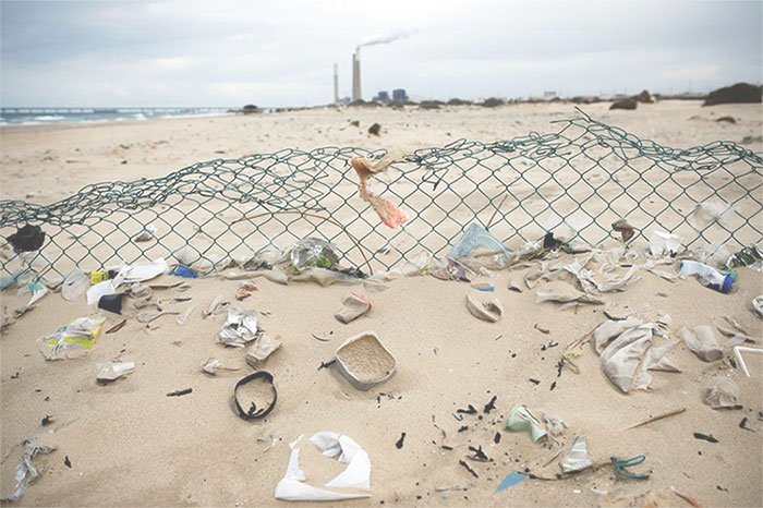 Chúng ta đang sống giữa những đại dương rác thải