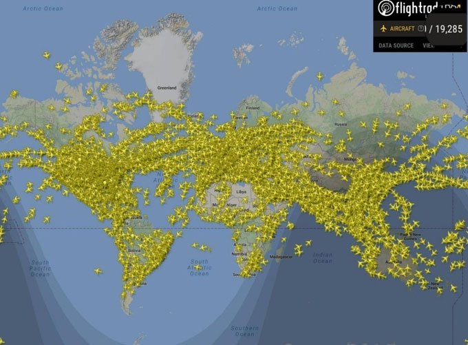 Có bao nhiêu máy bay trên bầu trời cùng một lúc?