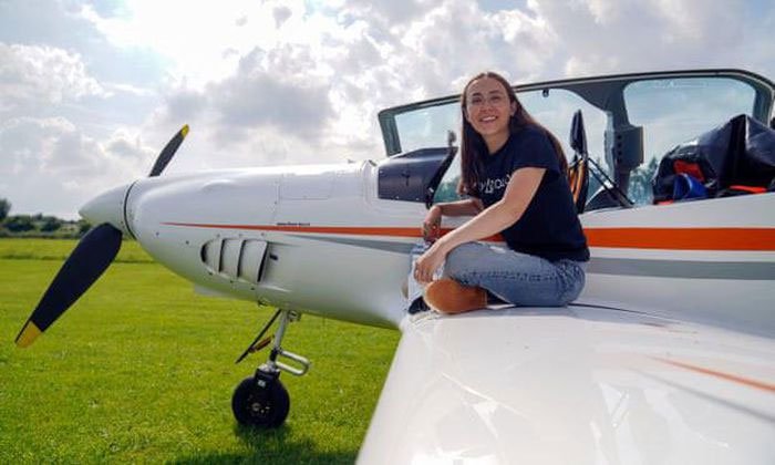 Cô gái 19 tuổi sắp lái máy bay vòng quanh thế giới