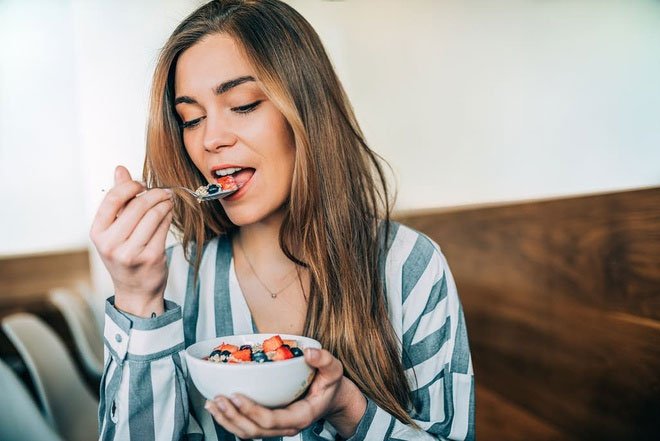Có nên nhịn bữa sáng để giảm cân?