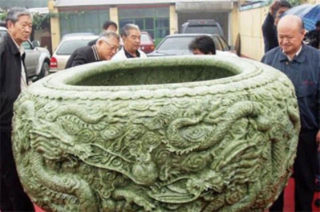 Cổ vật nhọ nhất lịch sử: Làm từ 3,5 tấn ngọc quý nhưng bị đem vào chùa muối dưa