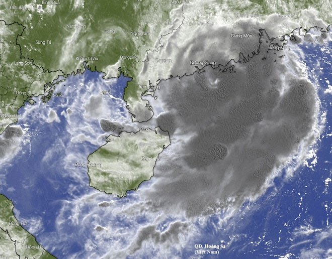 Cơn bão số 3 trên biển Đông đang ở giai đoạn mạnh nhất