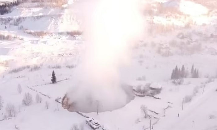 Cổng địa ngục xuất hiện ở thị trấn Nga