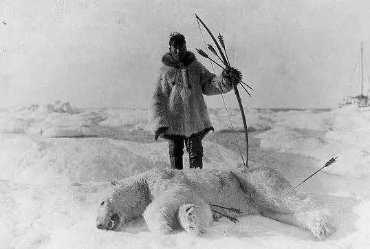 Công nghệ nguyên thủy: Bí ẩn về những chiếc lao làm từ gạc tuần lộc của người Inuit