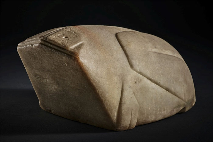 Cục đá kỳ dị 3.000 năm tuổi ở Trung Quốc được bán với giá hơn 29 tỷ đồng