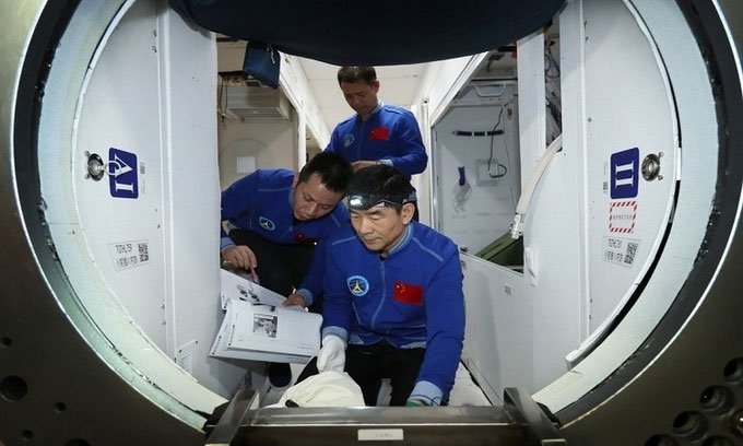 Cuộc sống của phi hành gia Trung Quốc trên trạm Thiên Cung