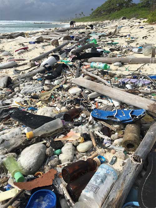 Đảo nhỏ hứng 414 triệu mảnh rác nhựa