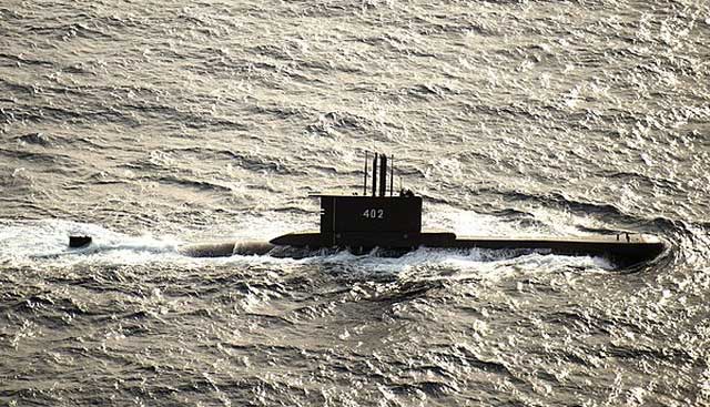 Diện tích nhỏ hẹp, tàu ngầm cung cấp dưỡng khí cho hàng chục người thế nào?