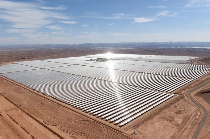 Điều gì sẽ xảy ra nếu chúng ta biến sa mạc Sahara trở thành một quả pin năng lượng Mặt trời?