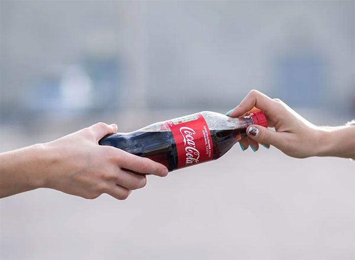 Điều gì xảy ra với cơ thể khi bạn uống một lon Coca-Cola?