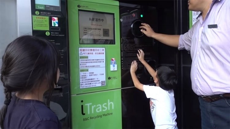 Độc đáo chiếc máy đổi rác thành tiền tại Đài Loan, Trung Quốc