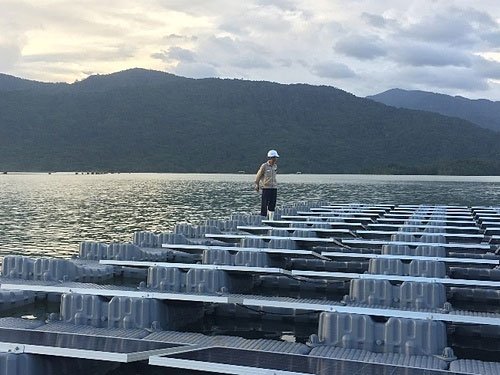 Dự án điện mặt trời Đa Mi sử dụng phao nổi Made in Vietnam