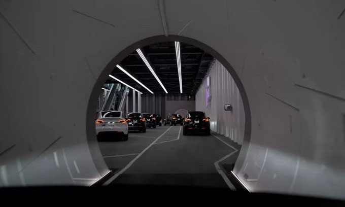 Elon Musk mở đường hầm chở khách bên dưới Las Vegas