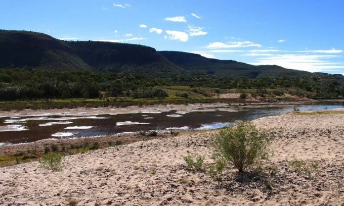 Finke - Dòng sông cổ nhất thế giới chỉ chảy vài lần một năm