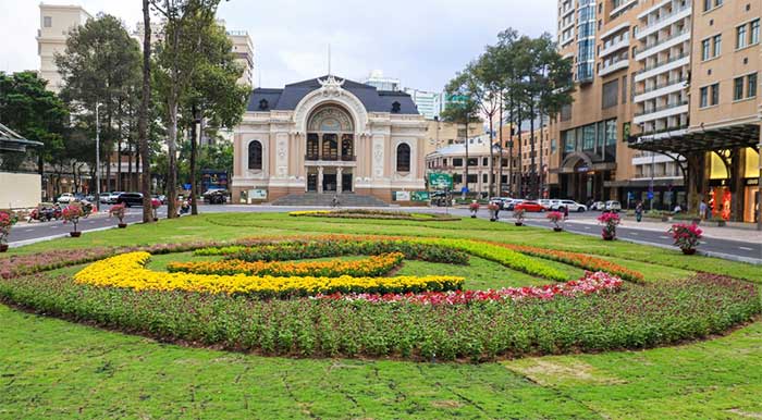 Ga ngầm metro đầu tiên của TP.HCM dần lộ diện