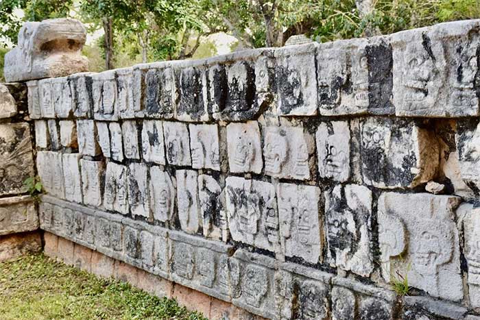 Giải mã bí ẩn về lễ hiến tế Maya
