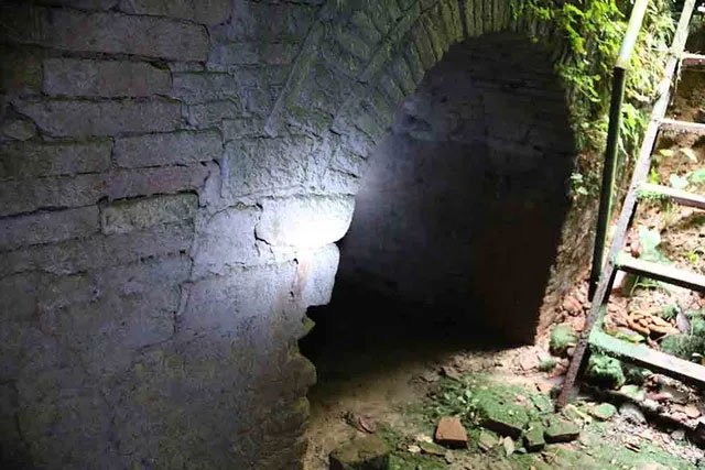 Hà Nội: Bí ẩn hang ngầm dưới đình cổ giáp hồ Tây
