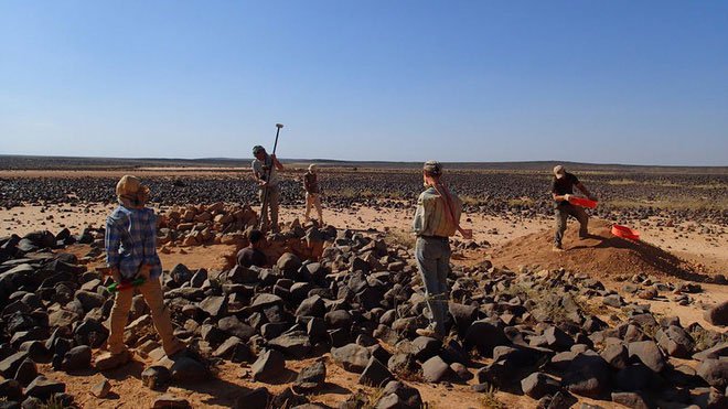 Hàng ngàn cánh diều khổng lồ 9000 năm tuổi rải rác khắp Trung Đông