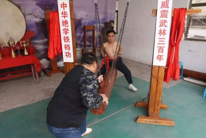 Háng sắt: Môn kungfu dành cho người dám chịu nỗi đau không ai thấu