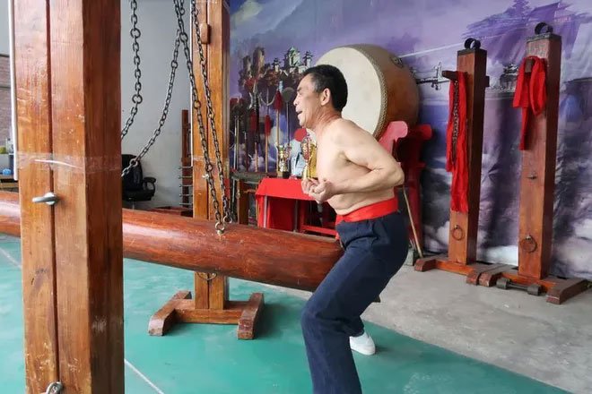 Háng sắt: Môn kungfu dành cho người dám chịu nỗi đau không ai thấu