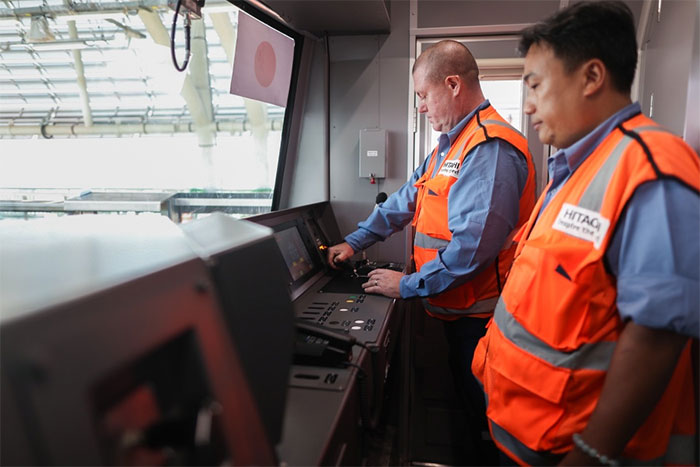 Hành trình hơn 10km chạy thử trên cao của tàu metro số 1