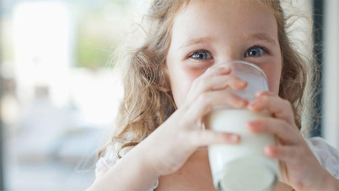 Hậu quả khi tiêu thụ quá nhiều sữa có thêm đường