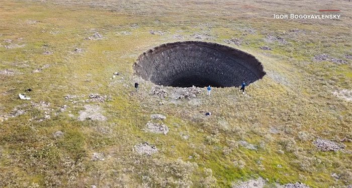 Hé lộ bí ẩn phía sau hố tử thần khổng lồ ở Siberia