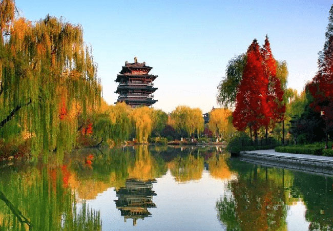 Hiện tượng lạ ở hồ nước đẹp như phim cổ trang ở Trung Quốc: Ếch nơi đây không bao giờ kêu vì 3 nguyên nhân