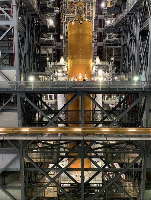 Hình ảnh đầu tiên về siêu tên lửa SLS của NASA sau khi hoàn thiện