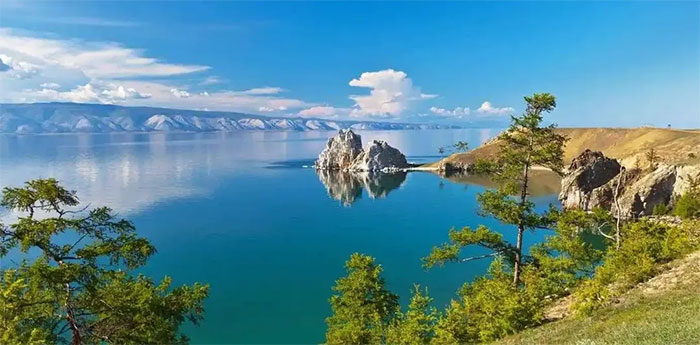 Hồ Baikal rõ ràng là hồ nước ngọt, cách đại dương hơn 2000km, tại sao lại có sinh vật biển?