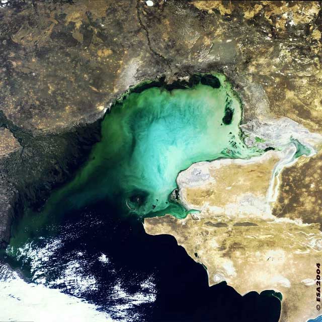 Hồ lớn nhất thế giới: Biển Caspi, thực sự nó là biển hay hồ?