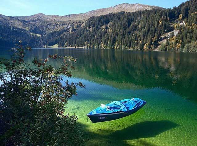 Hồ nước ngọt sạch nhất trên thế giới nhưng không ai được phép vào