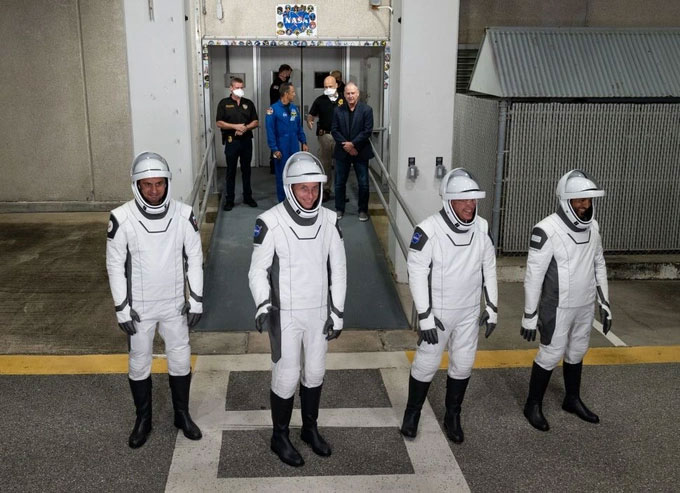 Hôm nay, phi hành đoàn NASA rời Trái đất bằng hệ thống phóng của SpaceX