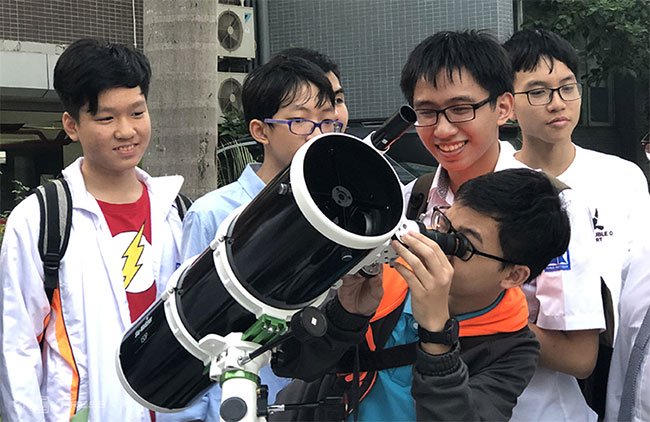 Hơn 200 học sinh trải nghiệm kỹ thuật chụp ảnh thiên văn