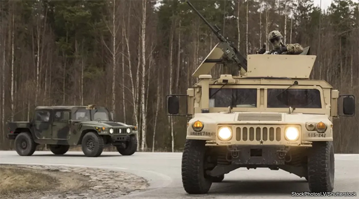 Humvee trở thành huyền thoại xe quân sự như thế nào?