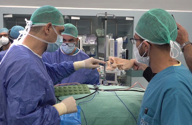 Israel tiến hành ca phẫu thuật ghép hốc mắt 3D trong môi trường AR đầu tiên trên thế giới