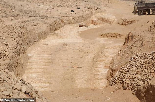 Khai quật con đường 4.500 tuổi tại Ai Cập - Quá trình xây dựng Đại kim tự tháp đã được hóa giải?