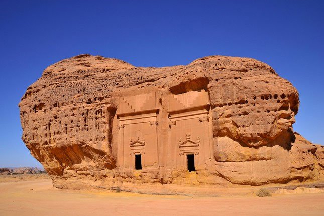 Khám phá bí mật về thành phố bị nguyền rủa giữa lòng sa mạc Saudi Arabia
