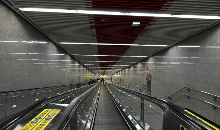 Khám phá ga tàu điện ngầm sâu nhất thế giới