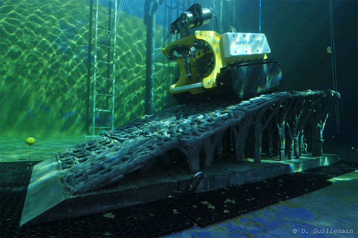 Khám phá phòng thí nghiệm sâu 2.500m dưới nước