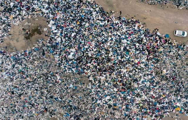 Khi sa mạc ở Chile trở thành bãi rác sân sau của cả thế giới