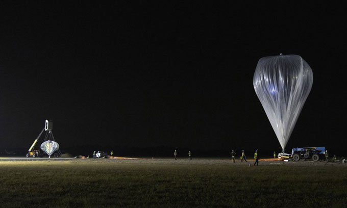 Khinh khí cầu du lịch vũ trụ thử nghiệm bay cao 32km